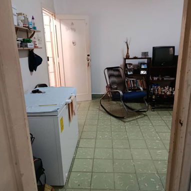 🏠 Se vende apartamento en el Vedado, Zona de Letras. 📍 Ubicación: 21 e/ D y E. - Img 125973018