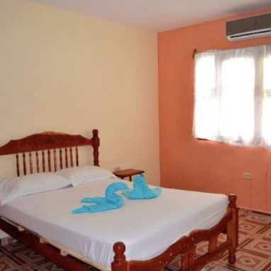Casa de renta con piscina en Boca Ciega - Img 119853282