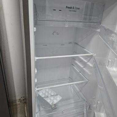 (A) Refrigerador LG 9cuft con arañazo en la puerta 👀 $490 - 3/5