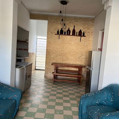 Se renta apartamento con Ecoflow en Playa 60 y 9na, cercano al centro de negocios y la escuela española. - Img 119530848
