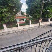 *10000 usd* Casa de propiedad en el cerro 3 cuartos naturales + otro cuarto en balbacoa para un total de 4 cuartos Sala - Img 55017322
