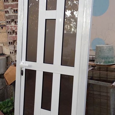 Ventanas de aluminio, puertas,bajos de meseta,mamparas de baño,paños fijos, estantes - 5/8