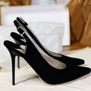 Vendo tacones puntifinos negros - Img 55727320