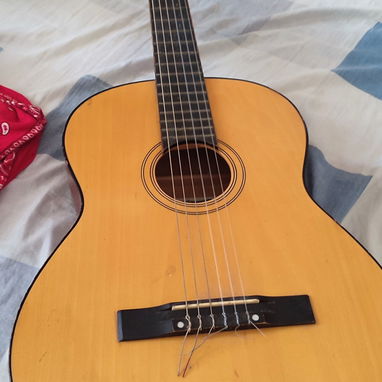 Vendo guitarra clásica casi nueva - 3/3