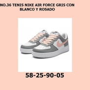 NO.36 TENIS NIKE AIR FORCE GRIS CON BLANCO Y ROSADO - Img 55729263