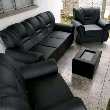 Interesados llamar al 58879086 inf.. o contactar por Whatsapp o messenger. - Escáparates y gabetero.  - Juego de sala. - 10/10