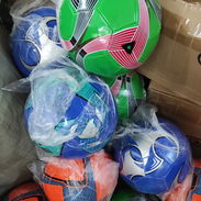 Pelota balón de fútbol. 13 USD. 53895402 - Img 55614500