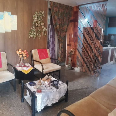 Vendo en La Coronela 230 y 27 / teléfono 53880446) - 4/5