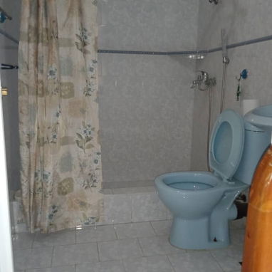 Se vende biplanta en Palatino 4/4 +4 baños proximo Ciudad Deportiva y la Ward - Img 117373785
