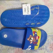Chancletas y tenis para niños - Img 58041015