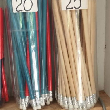 Hoja, libreta, bolígrafo de gel, portaminas, lápiz, portalápiz, goma de borrar, tiza - 2/10