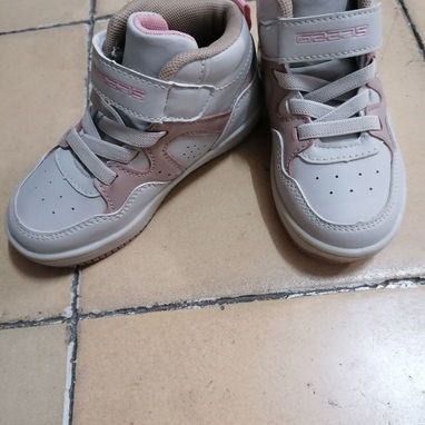 Zapatos para niños número 9 USA (26 aqui) - Img 118789187