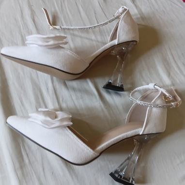 Vendo tacones blancos - Img 124451472