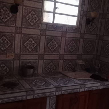 Vendo casa bplanta alto y bajo de 2h reparto poey 12000 - Img 125723519