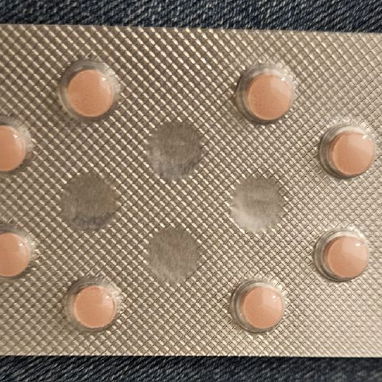 SUSTITUYE LA WARFARINA Y EL TENER QUE ESTAR HACIÉNDOSE ANÁLISIS PARA EL TIEMPO DE PROTUMBINA - RIVAROXABAN - Img 108383235