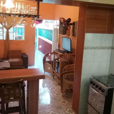 Vendo casa aprt en Vedado por Calzada y 12 - 6/9
