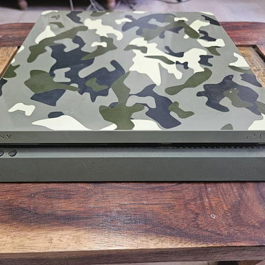 Leer bien. Aquí están todos los detalles. No respondo comentarois. No me ajusto. Soy de Centro Habana. PS4 Slim (Playsta - 4/5
