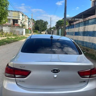 Vendo o negocio Kia Río 20 20 el panameño motor 1.4 caja sexta - Img 113151538