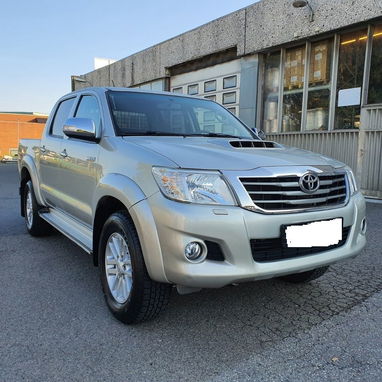 TOYOTA HILUX - 4/9
