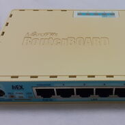 Router Board Microtik Enrutador Gigabit Ethernet heX RB750Gr3. El pago puede ser por transferencia en cup - Img 45282862