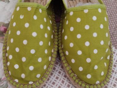 Zapatos infantiles nuevos a estrenar para niñas y niños. - Img 62577481