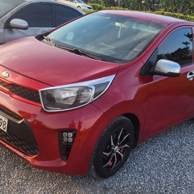 Vendo o negocio Kia picanto del 2017 bueno el carrito - Img 86261889