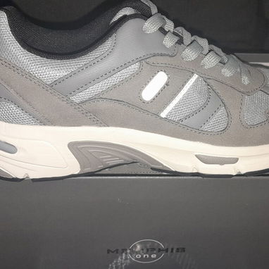 Zapatos de marca nuevos comprado en Deichmann. Precio original. Tallas grandes - 5/10