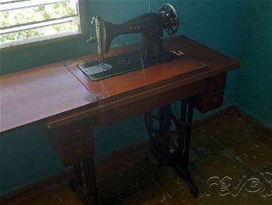 Máquina de coser de los años 50s marca JOTOR - Img main-image-45691946
