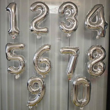 Velas de números decoradas a su gusto, globos metálicos de numeros, globos de latex - Img 114094824