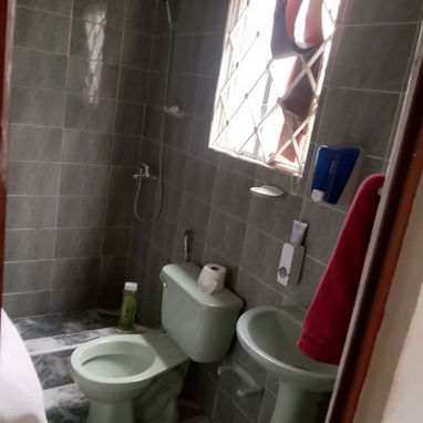 *$10.000usd Con AJUSTE. En venta apartamento (PLANTA ALTA) en Lawton, 10 de Octubre. Referencia: correo de Porvenir. - Img 125604669