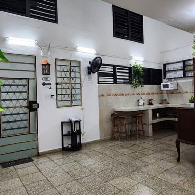 RENTA X NOCHES EN CENTRO HABANA. CERCA DE ZANJA Y BELASCOAÍN - 2/10
