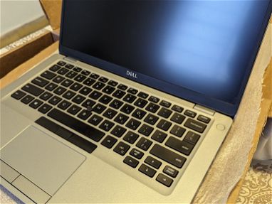 Laptop DELL nueva i7 10610U con 16GB de Ram + 256GB M.2 - Img main-image-45435887