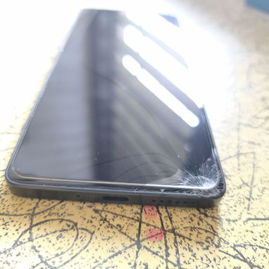 Xiaomi Redmi 4S de uso con detalle en pantalla - 3/4