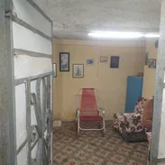 SE VENDE ESTE APARTAMENTO EN CENTRO HABANA 4400 . ES PROPIEDAD EN UN PASILLO TRANQUILO Y ES EL 1 ro - Img 56701490