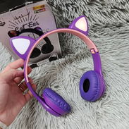Audífonos casco por bluetooth con orejitas de gato - Img 55236141