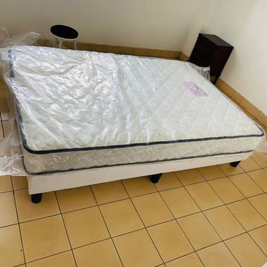 Colchones Konfort sellados en su caja, bases y camas - 4/4