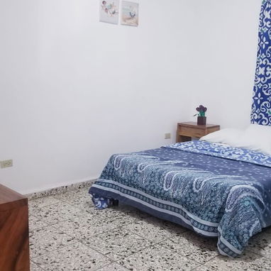 Se renta casa de 5 habitaciones climatizadas,con baño en cada habitación a 500 metros de la playa de Boca Ciega.53880216 - Img 124284207