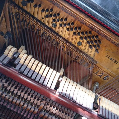 Piano Vertical Mason & Hamlin Original USA - $200 USD 🎹 - Img 124051290