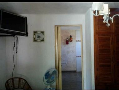 Renta de apartamento de 1 habitación,portal,sala en Guanabo,56590251 - Img 62352116
