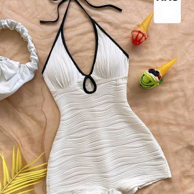 Enterizo y conjunto de mujer - 3/4