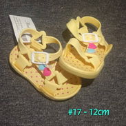 Crocs y sandalias de goma para niñ@s - Img 55380844