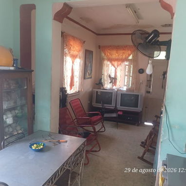 *$25.000usd. CON AJUSTE . En venta casa completamente  independiente de los años 50 de  placa en Las Minas, Guanabacoa. - 4/10