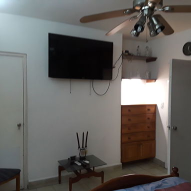 Alquilo apto en nuevo vedado de dos cuartos y dos baños totalmente amueblados y con electrodomésticos - Img 112456307