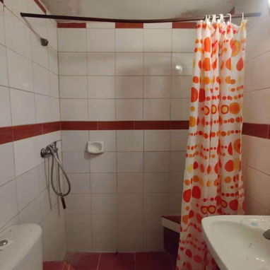 Oportunidad en Miramar: Casa Independiente de 4 Habitaciones con Apartamento Anexo !!! - 5/9