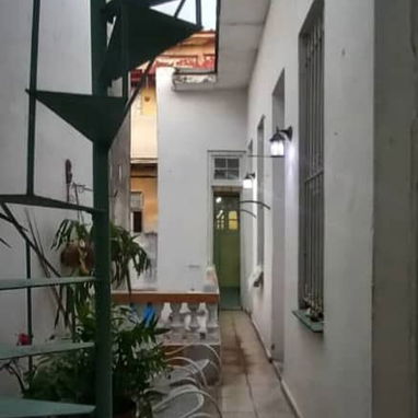VENDO CASA EN AVENIDA LÍNEA EN EL VEDADO - Img 120504369