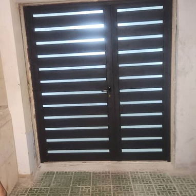 Venta de Marquetería en aluminio y cristales - 2/4
