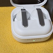 Samsung Galaxy Buds 4 pro en caja - Img 55397104