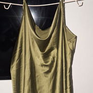 Blusas de mujer talla M como nuevas. 1000 cup cada una. Vedado no tengo mensajería 53614857 - Img 57596531