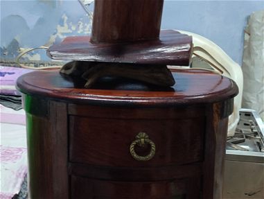 lámpara y mesita de madera - Img main-image
