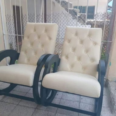 Sillones de madera tapizados y capitaneados - Img 120987966